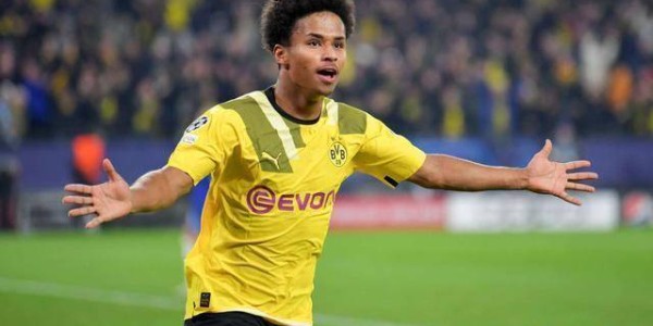 韦勒认为，足协过度信赖纳帅，阿德耶米没有离队的打算