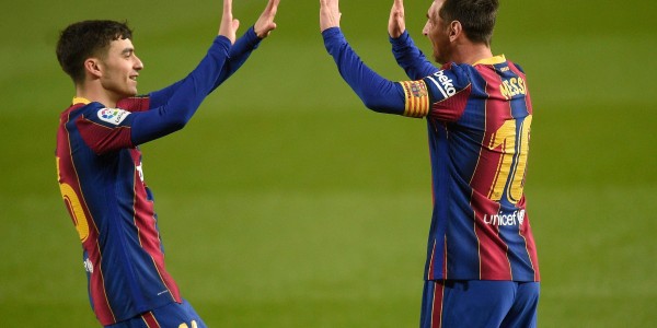 佩德里：梅西离队对俱乐部来说很艰难 被逼抢时老是想把球给梅西